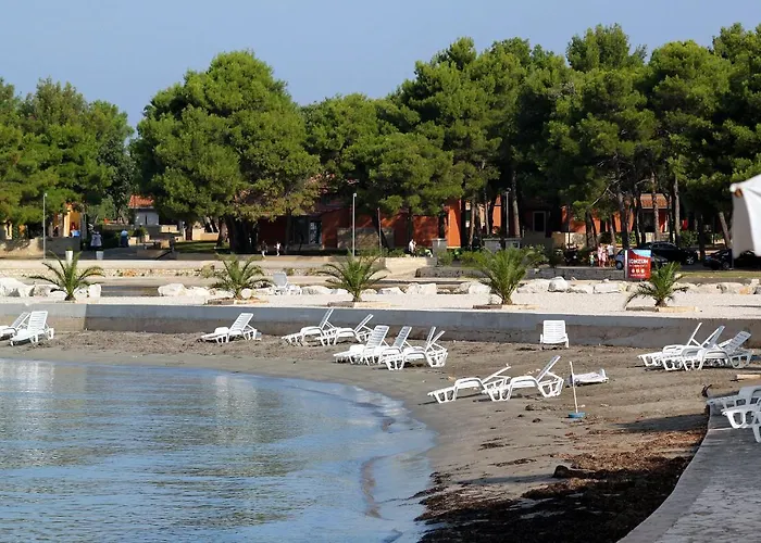 아파트 With Parking Space - 7171 *