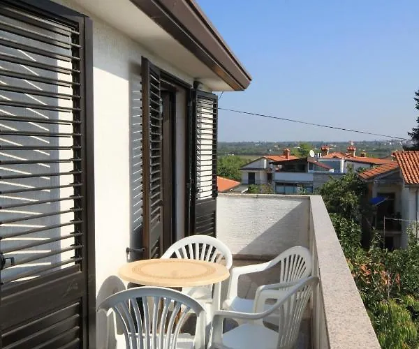 아파트 With Parking Space - 7171 *