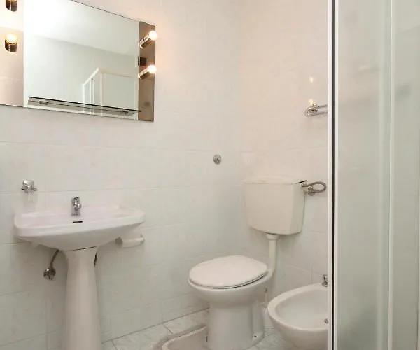 דירה With Parking Space - 7171 *